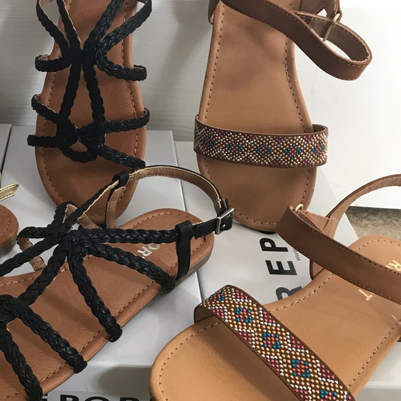 2 pairs of report sandals size 4 - Picture 3 of 4